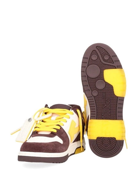 Sneaker Out of office
