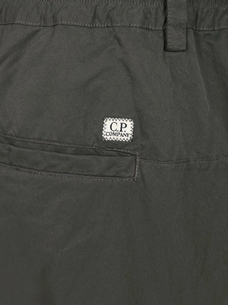 Pantaloni cargo