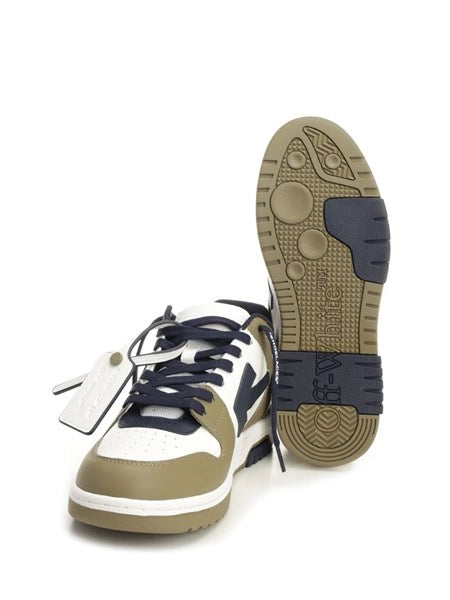 Sneaker Out of office