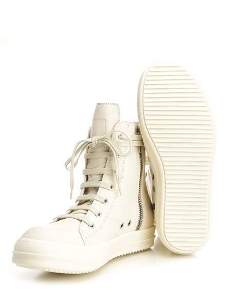 SNEAKS
