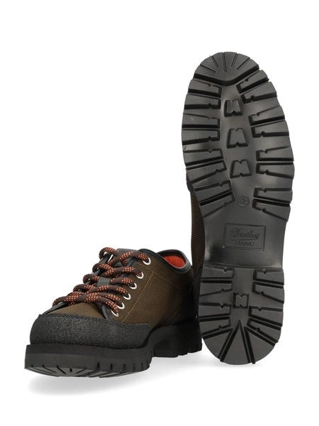 Scarpa sportiva Montana