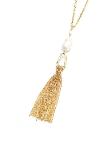 Collana con dettaglio a nappina