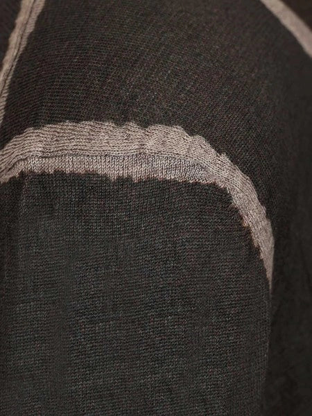 Maglia stropicciata con scollo a V