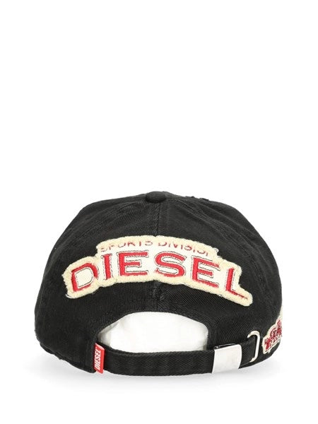 Cappello da baseball con patch ricamate