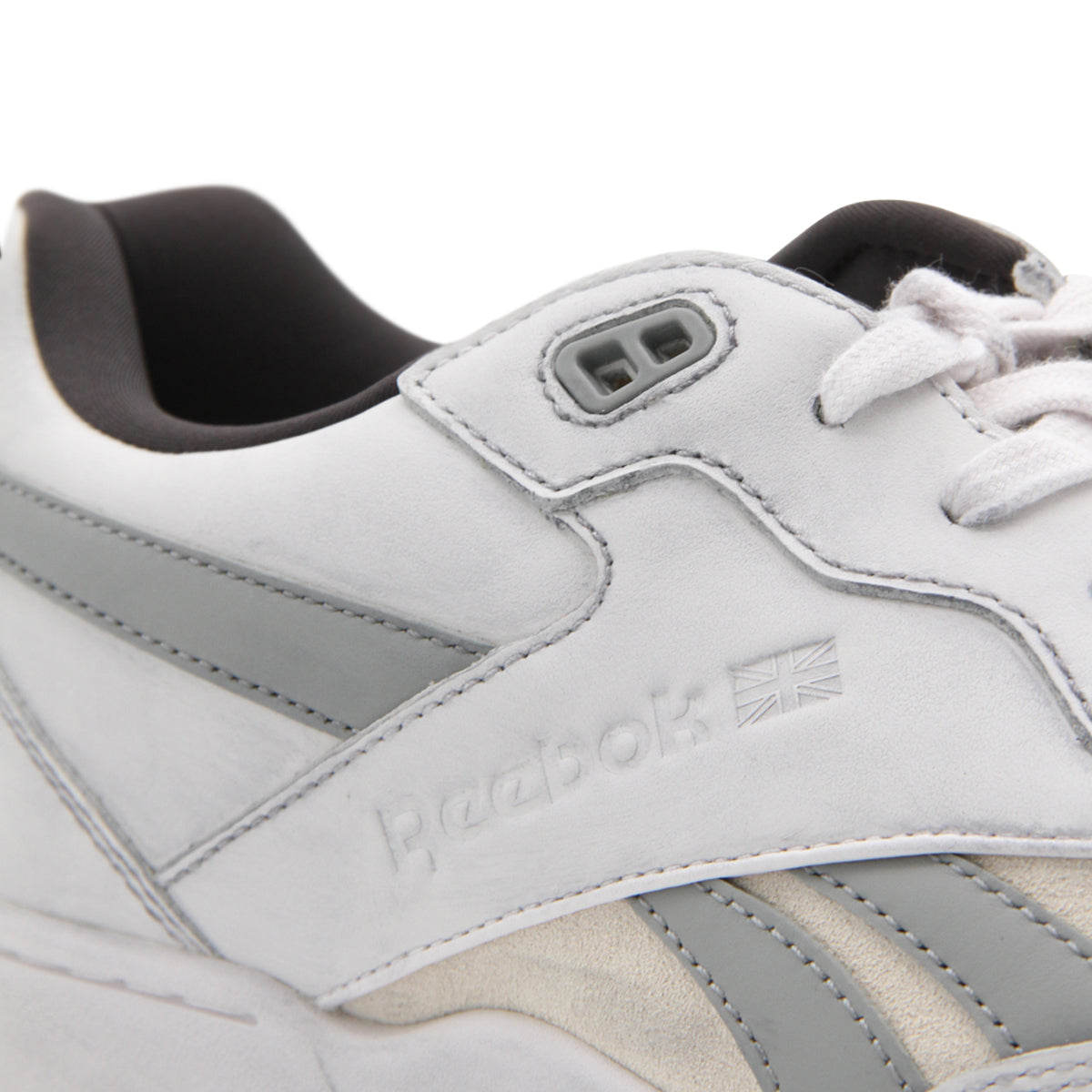 WHITE LEATHER SNEAKERS