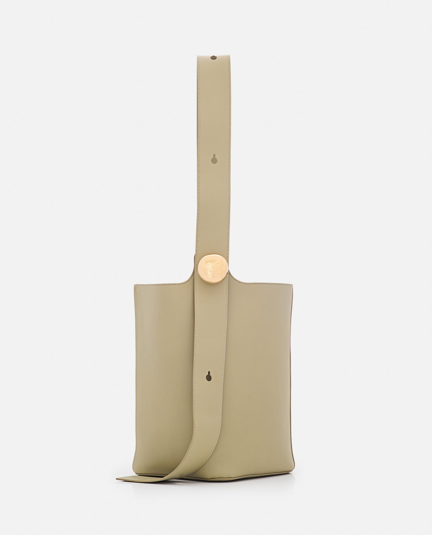 MEDIUM PEBBLE LEATHER BUCKET