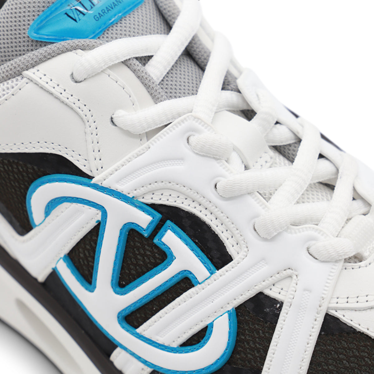 WHITE AND BLACK LEATHER SNEAKERS
