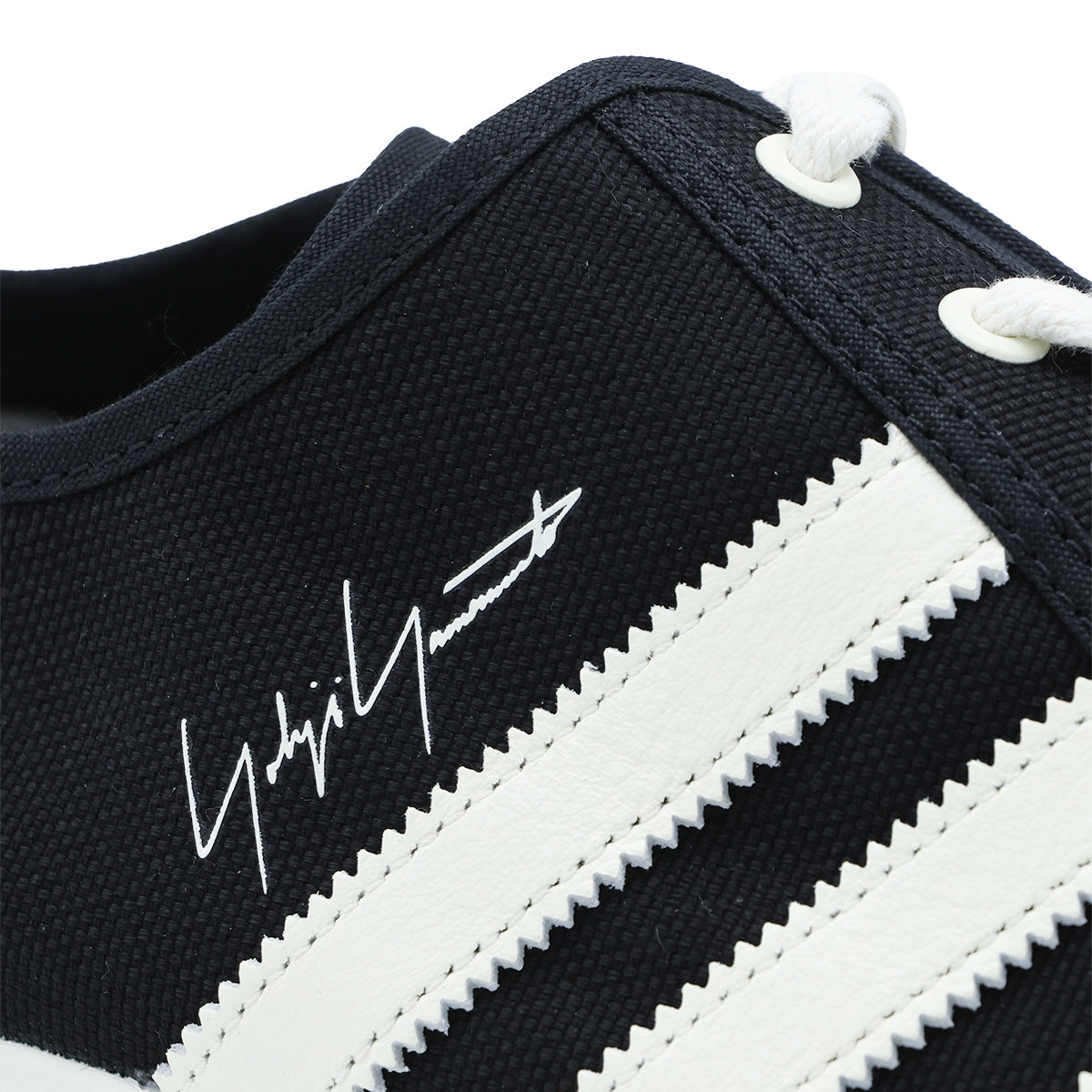 BLACK SNEAKERS