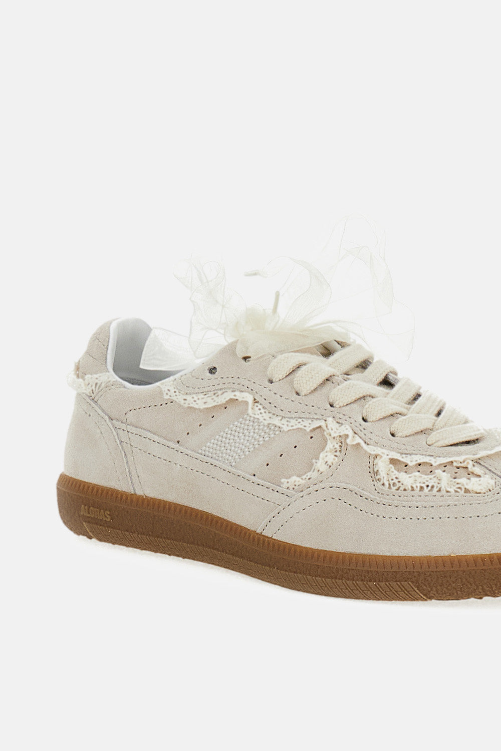 TB. 490 SNEAKERS IN CROCHET