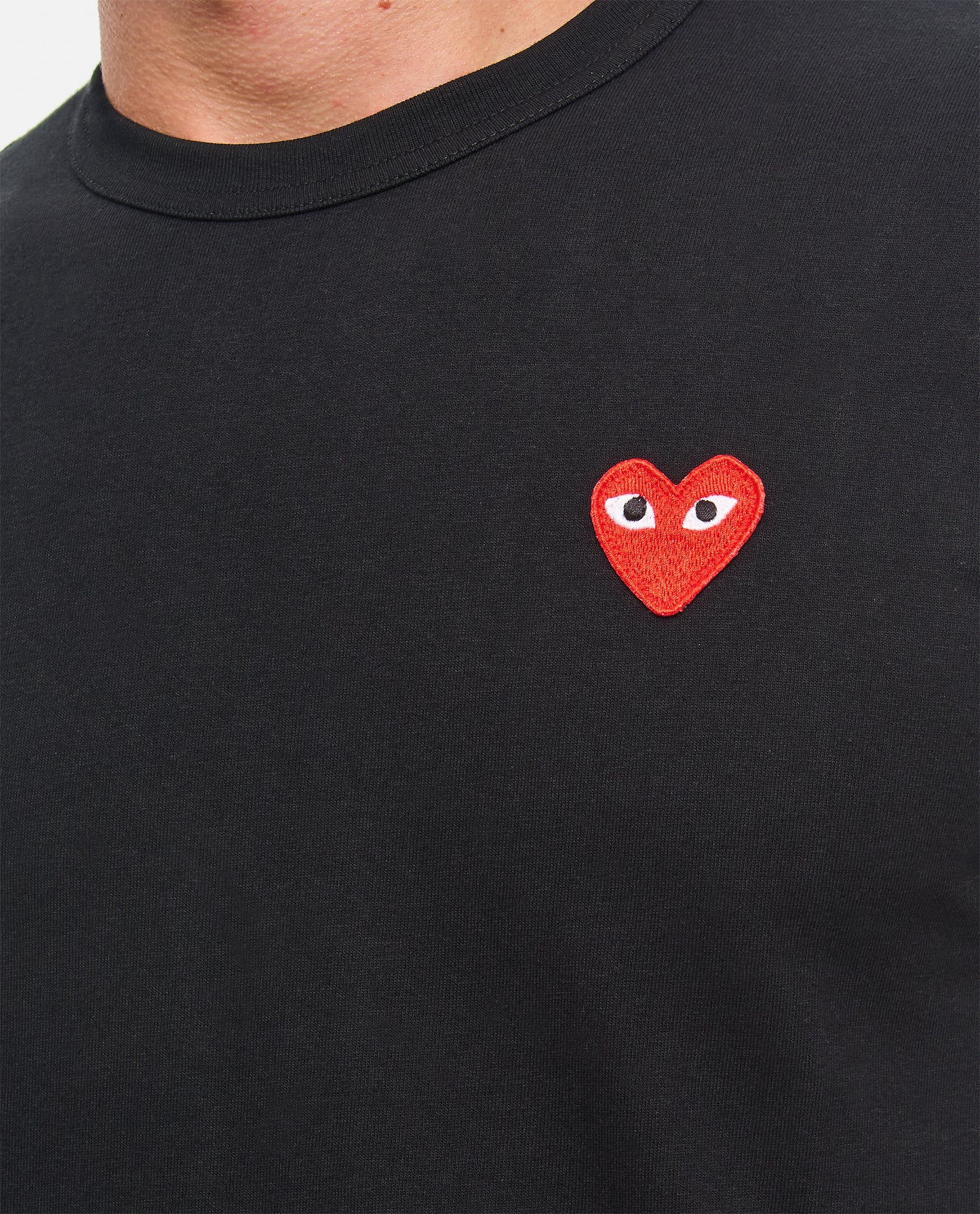 BLACK T-SHIRT WITH UNISEX LOGO