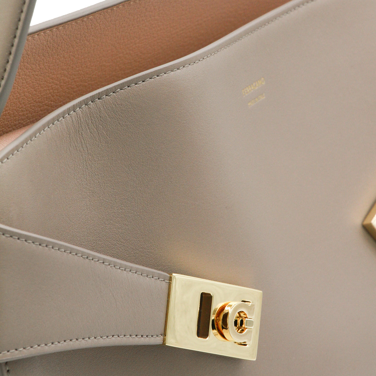 TAUPE LEATHER HUG SH S TOTE