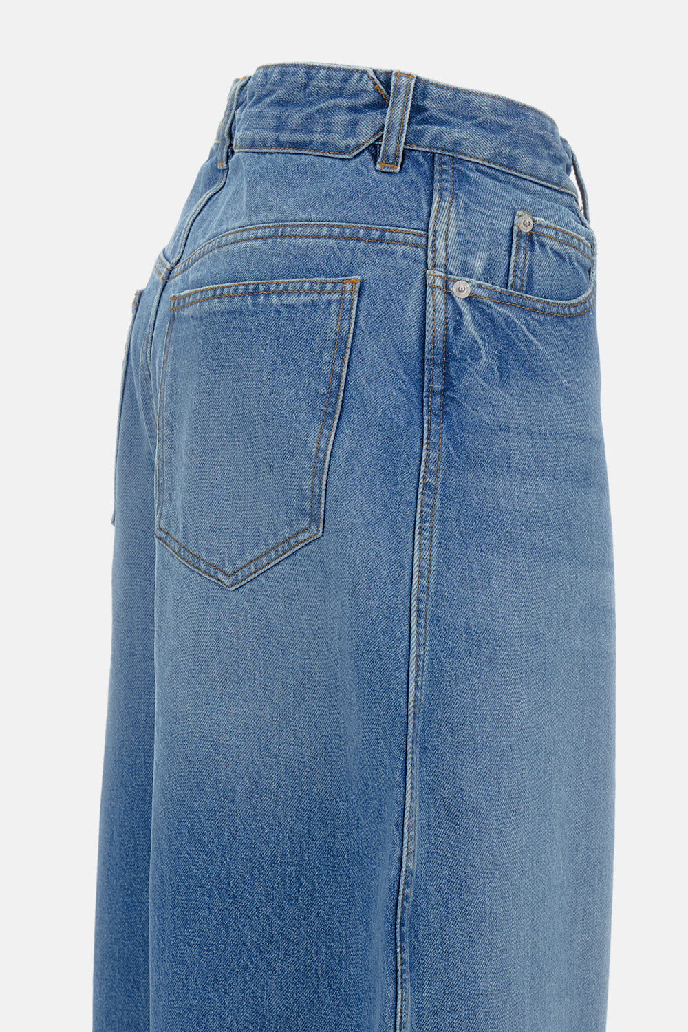 COTTON BALLOON JEANS MADE IN ITALY. FRONT BUTTON CLOSURE, 5 POCKETS, LIGHT BLUE.