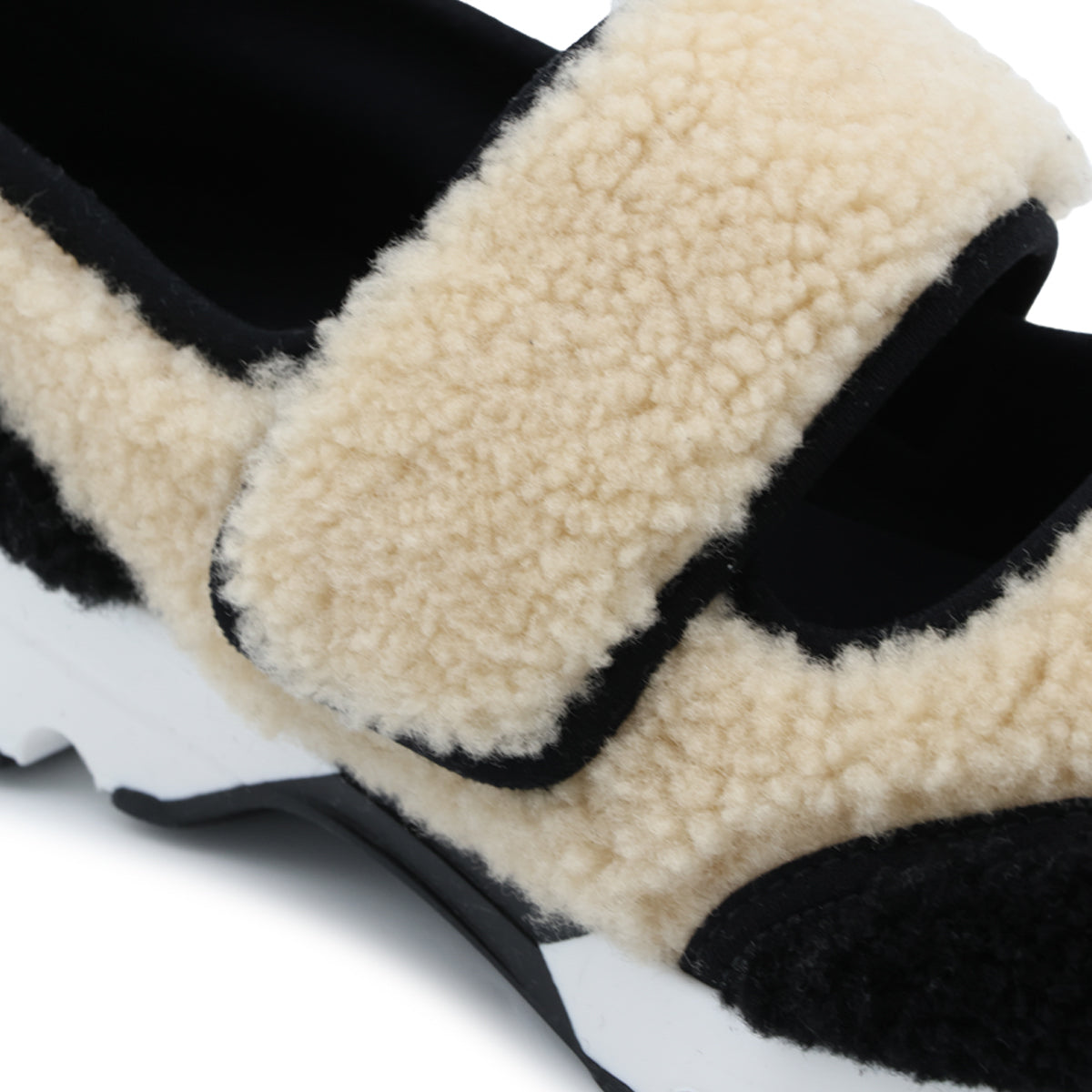 BEIGE AND BLACK SHEARLING RUNNING MARY JANE SNEAKERS