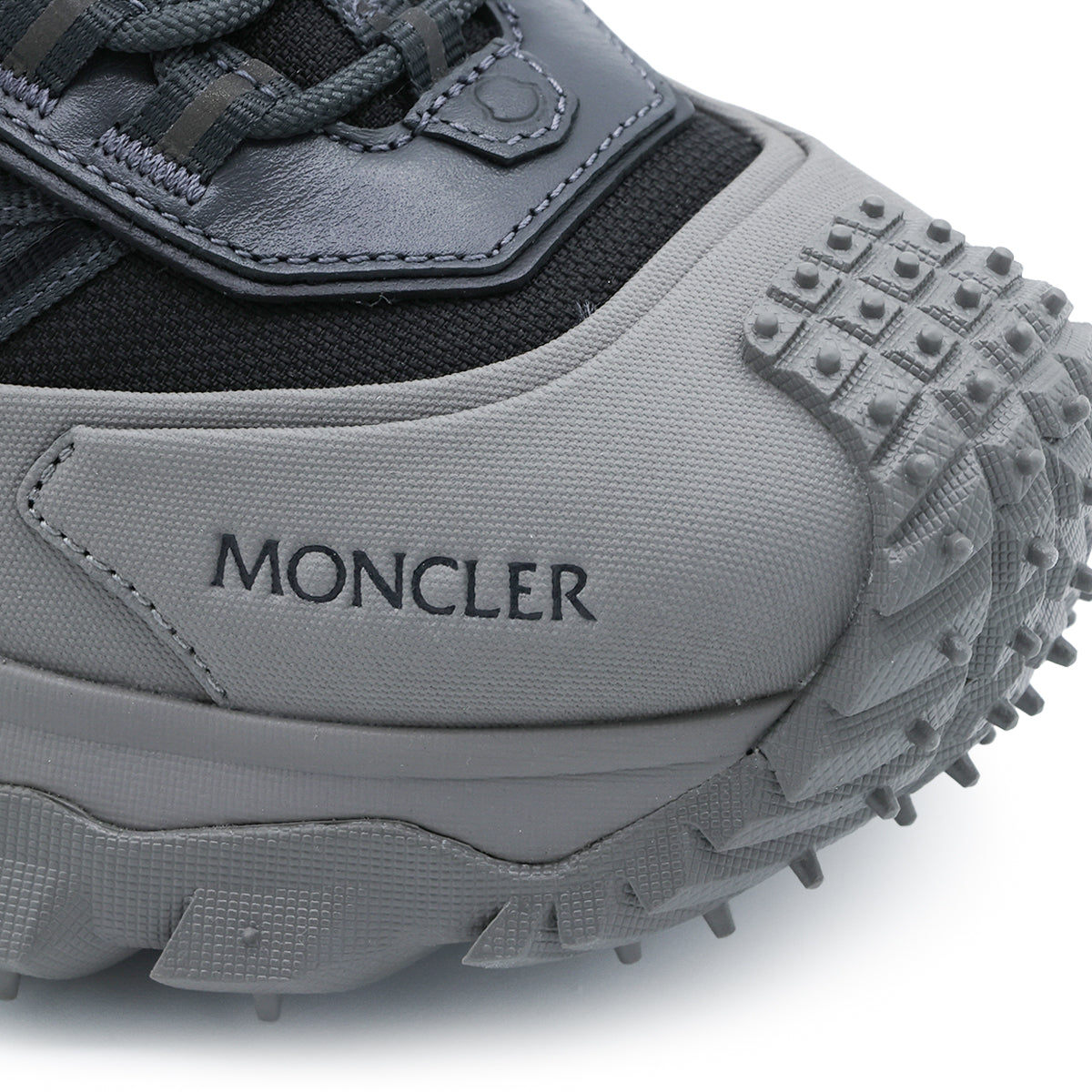 GREY AND BLACK TRAILGRIP SNEAKERS