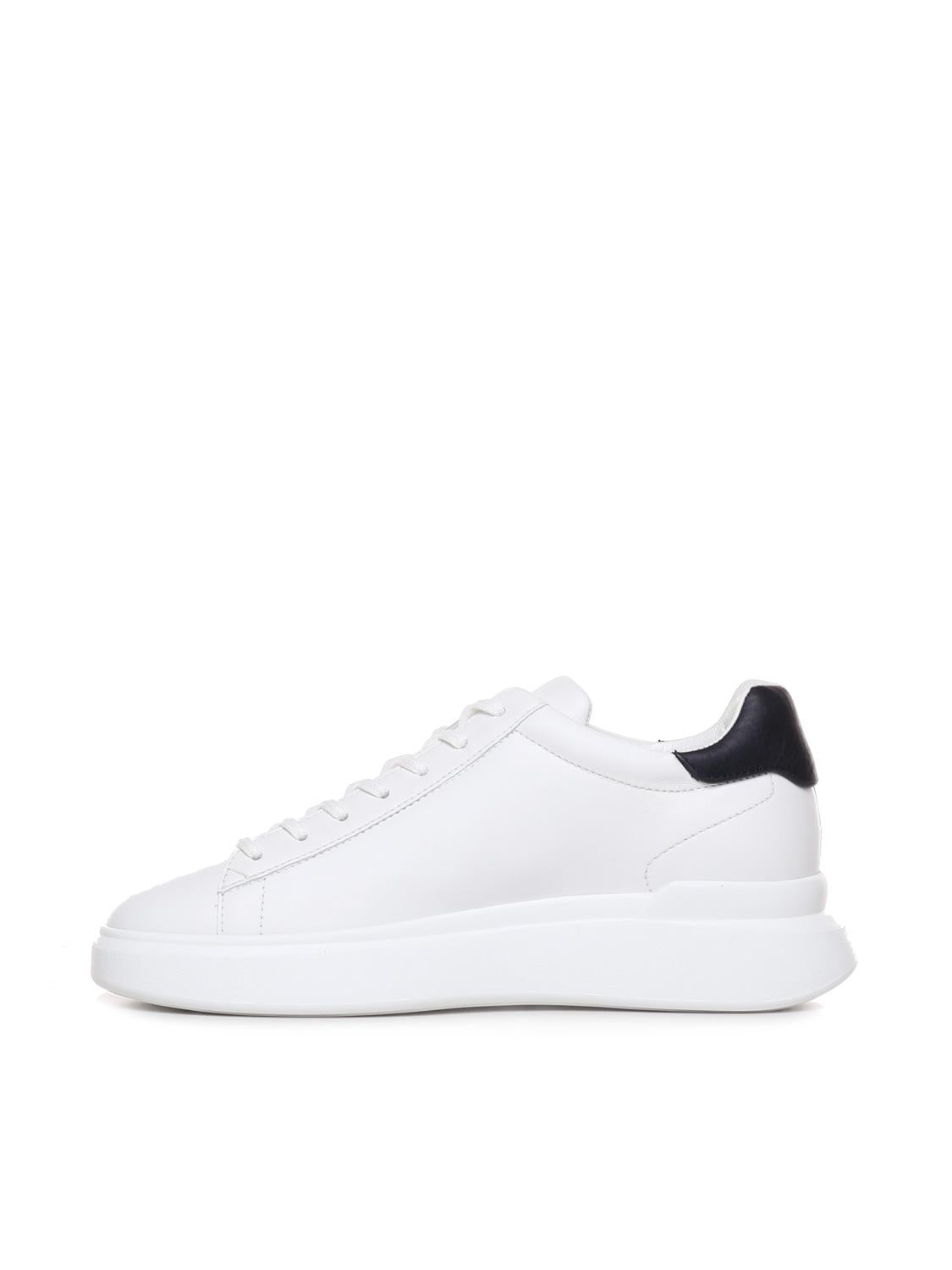 Sneakers H580