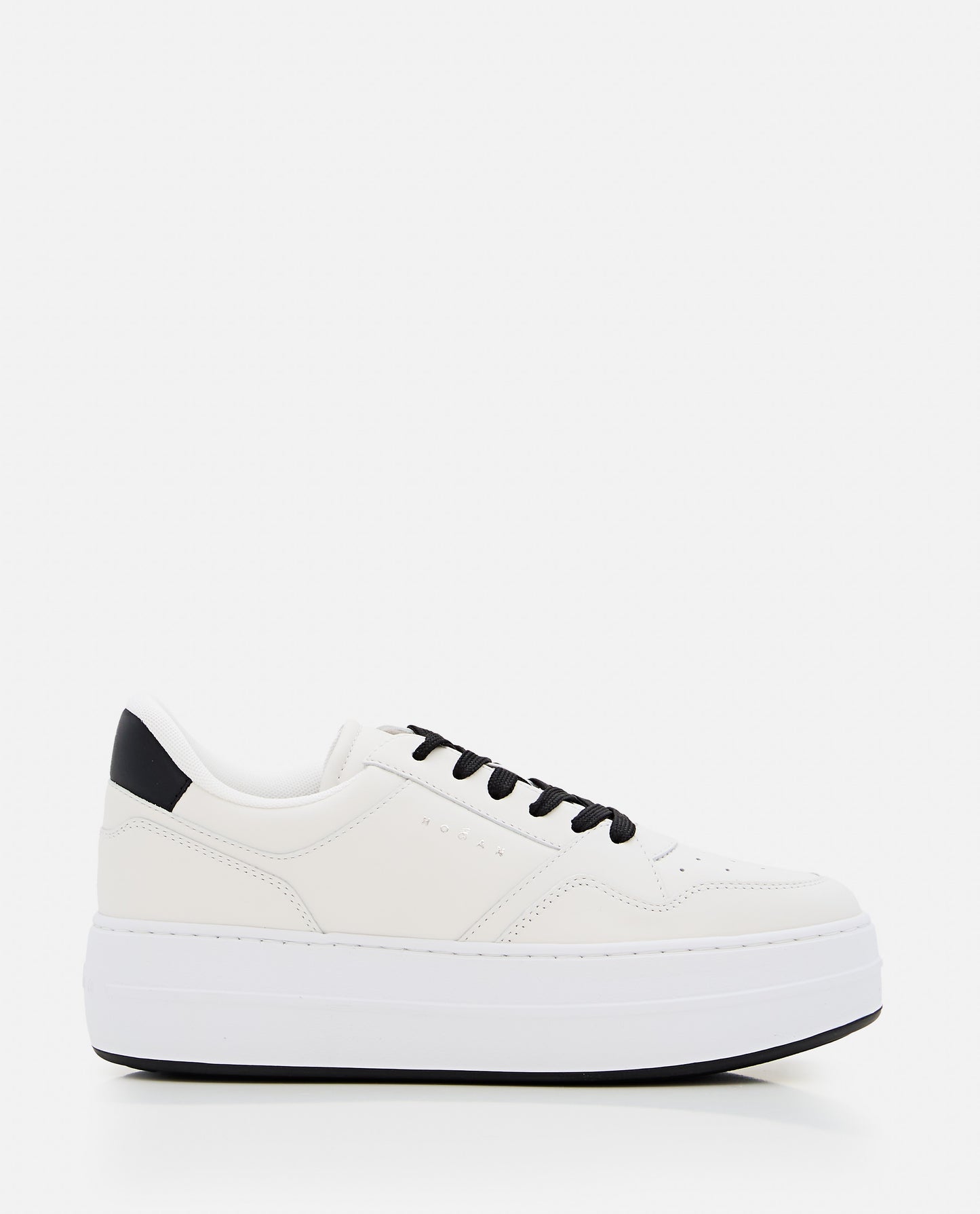 H670 SNEAKERS