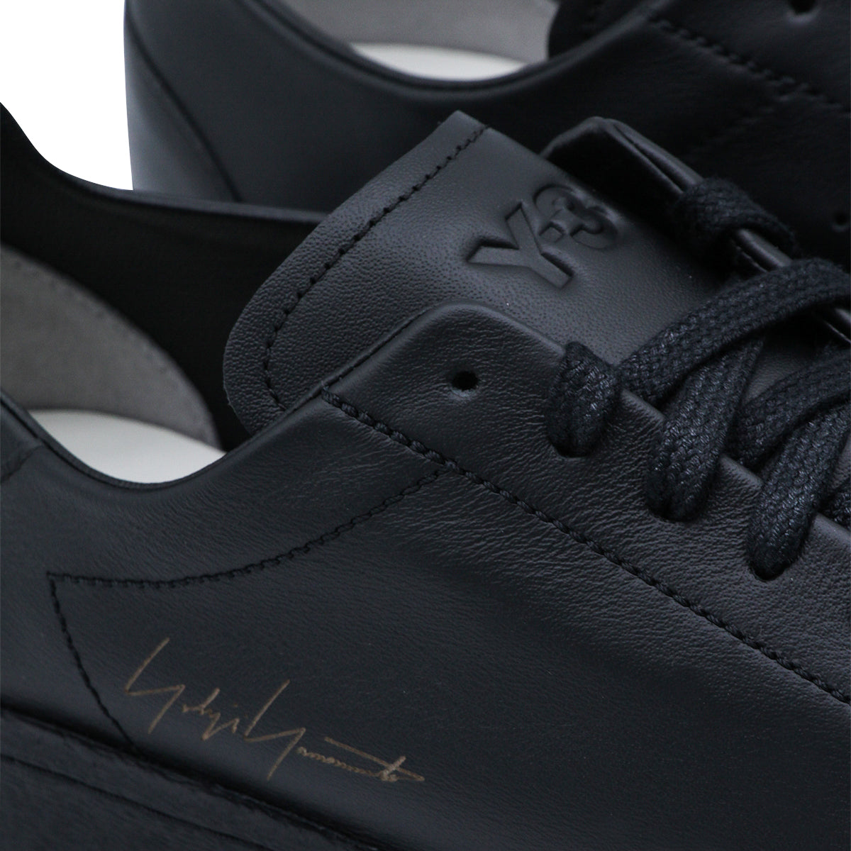 BLACK LEATHER SNEAKERS