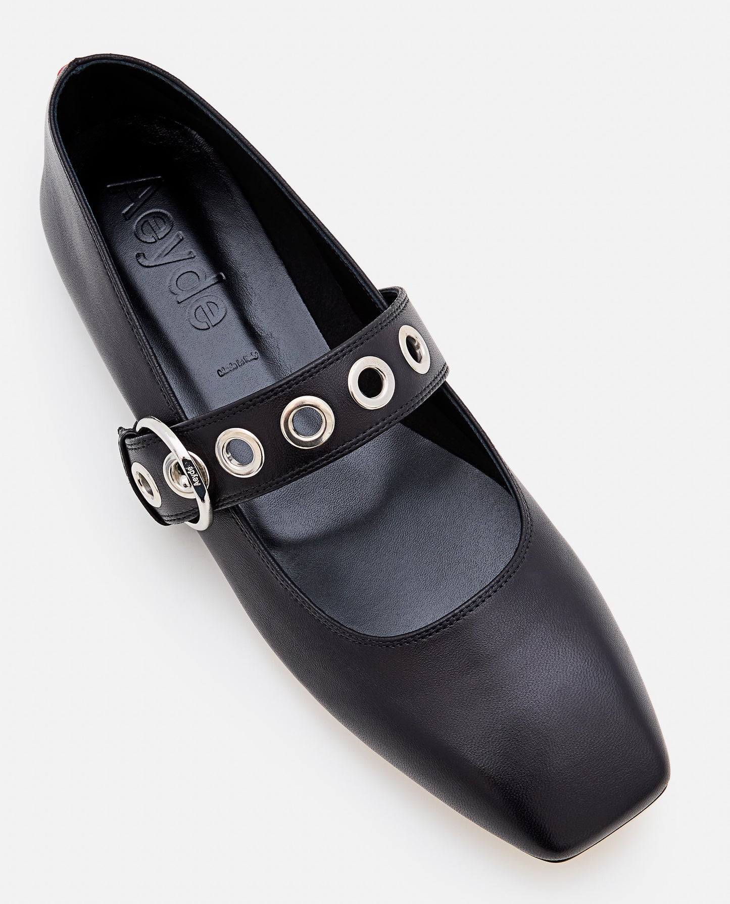 UMA EYELET NAPPA LEATHER BLACK