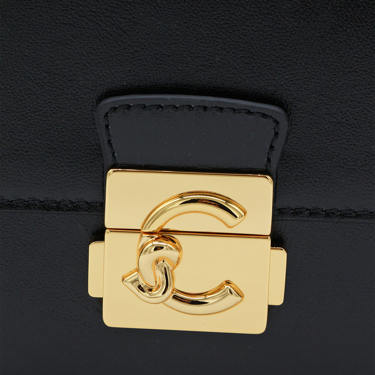 BLACK LEATHER C-ME LOCK SHOULDER BAG