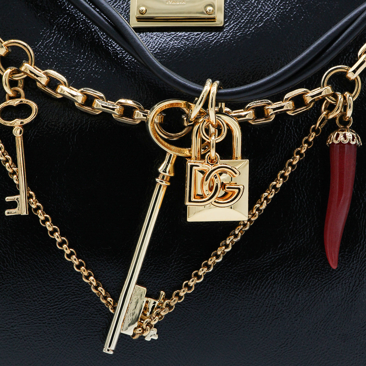 BLACK LEATHER VITTORIA SHOULDER BAG
