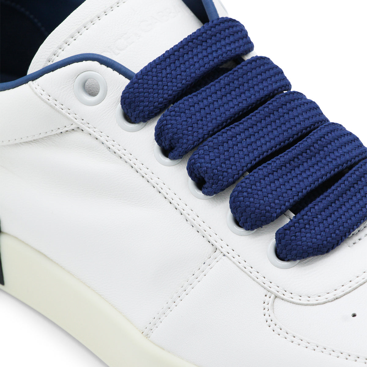 WHITE AND BLUE LEATHER SNEAKERS