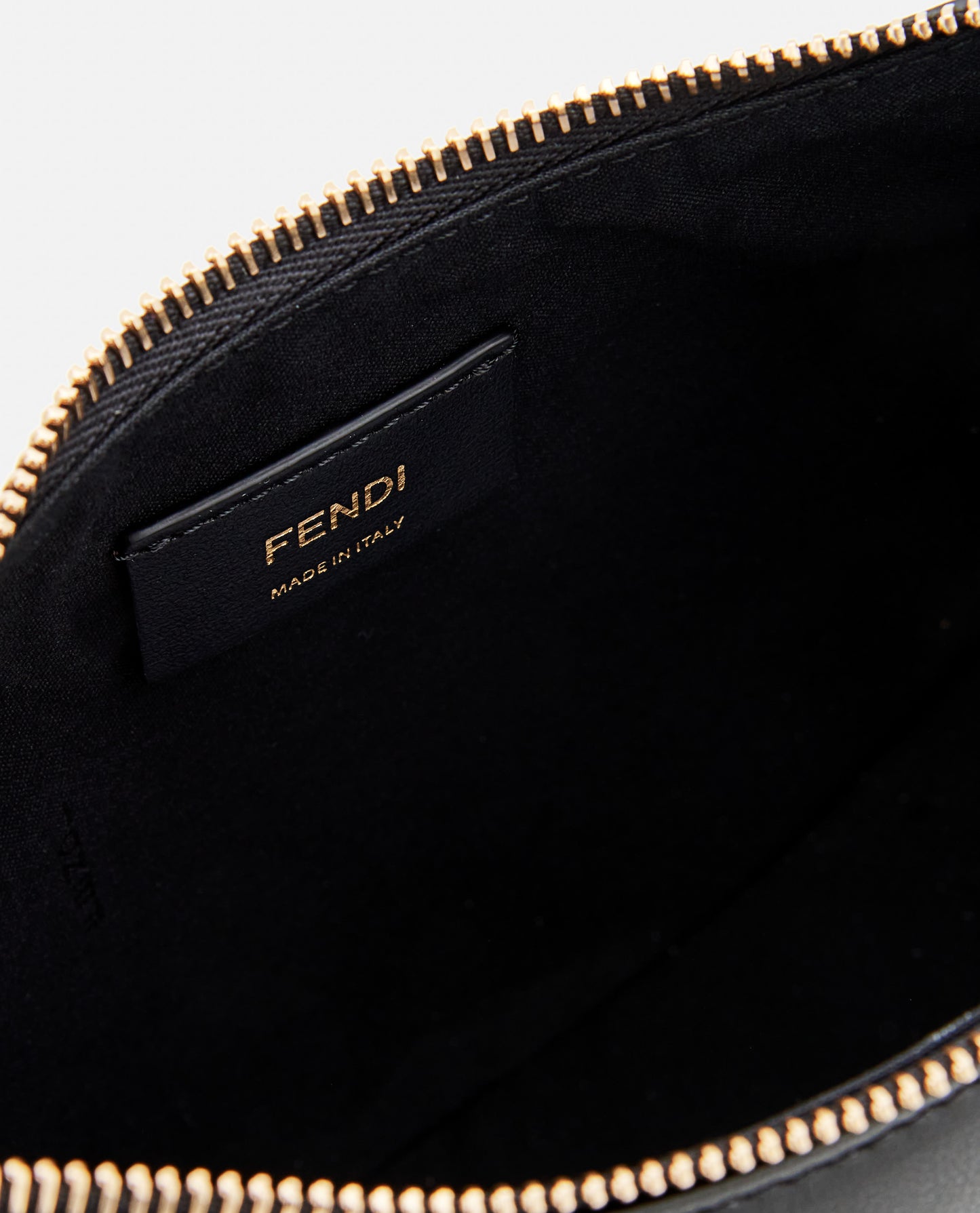 SMALL FENDIGRAPHY LEATHER SHOULDER BAG