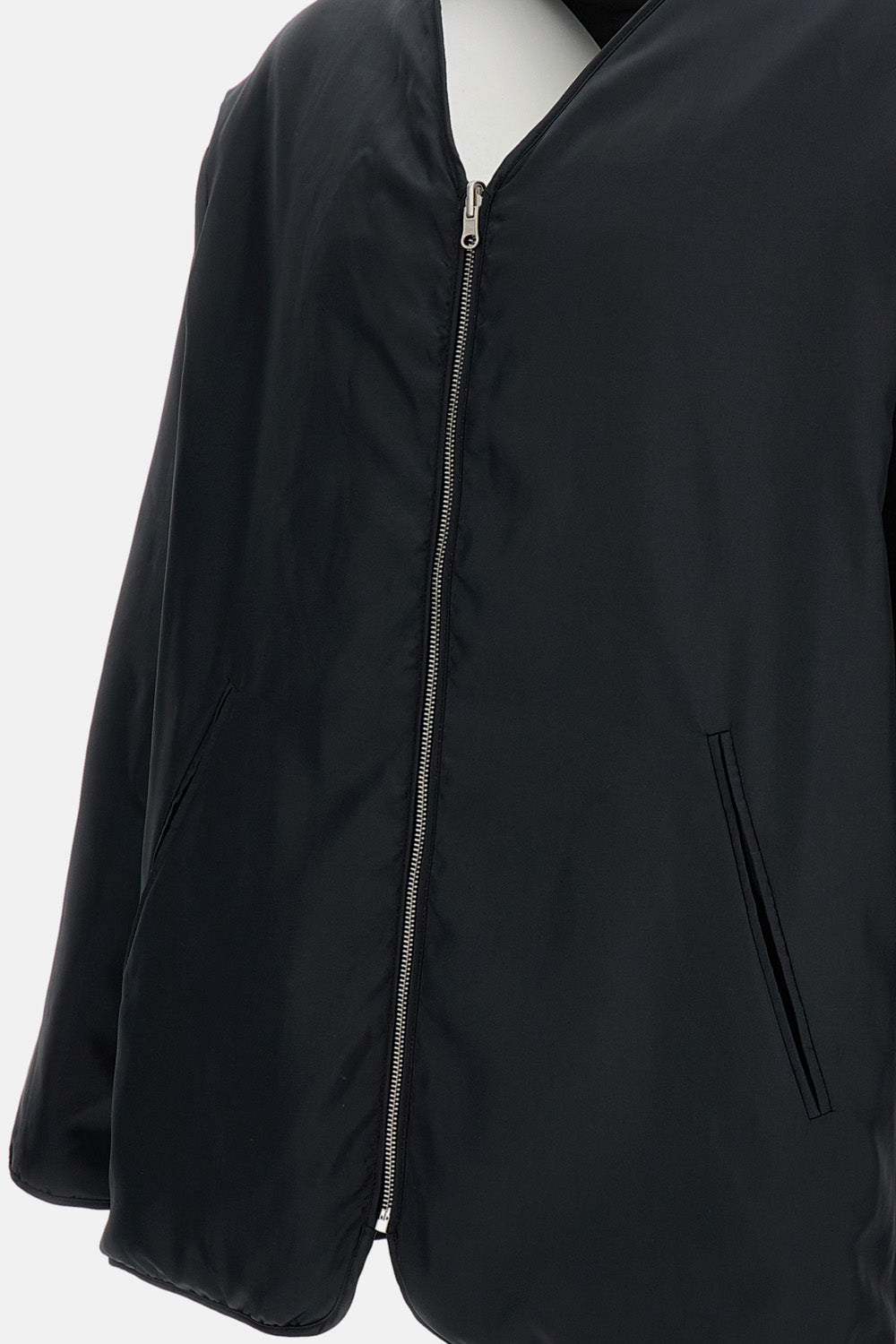 REVERSIBLE JACKET