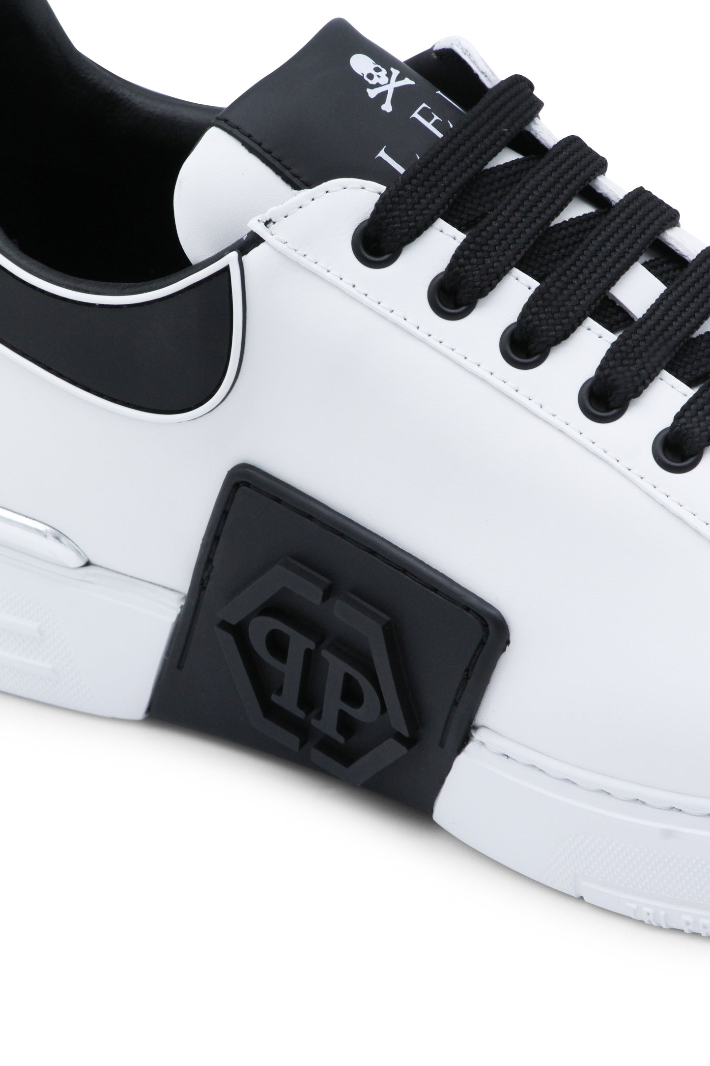 WHITE AND BLACK LEATHER SNEAKERS