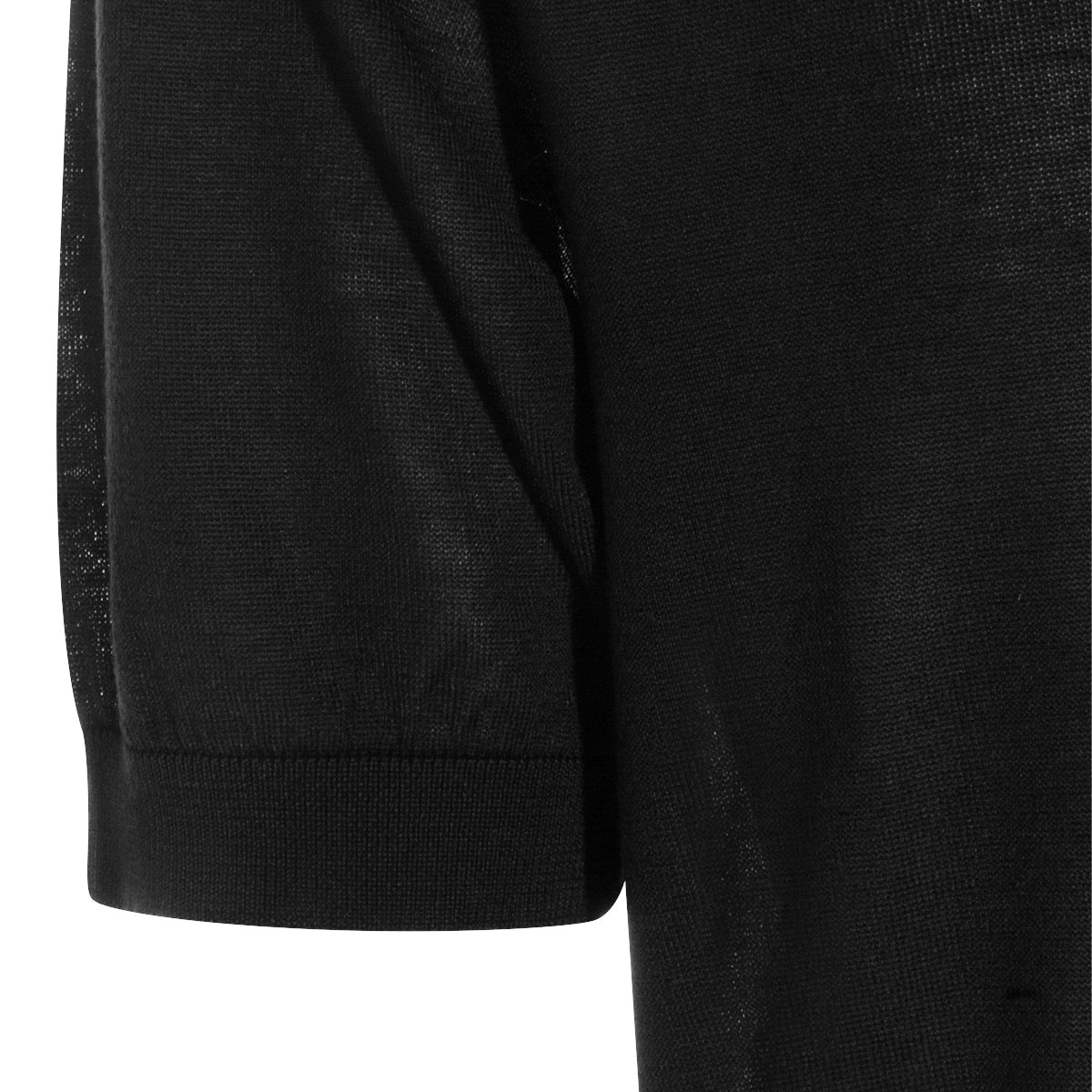 BLACK T-SHIRT
