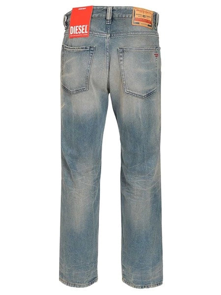 regular jeans 2024
