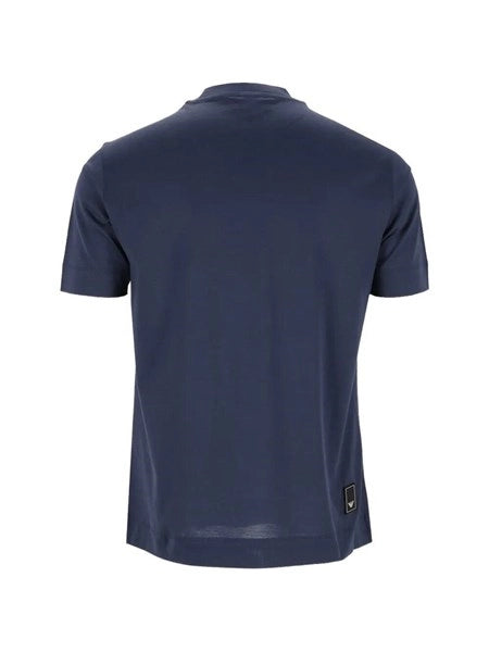 T-shirt Travel Essential