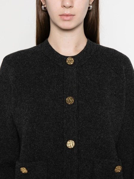 Cardigan con bottoni martellati