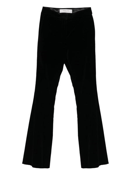 Pantaloni slim svasati