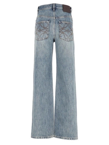 Jeans in denim