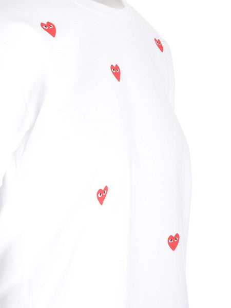T-shirt con mini cuori rossi