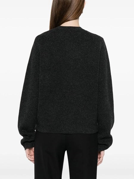 Cardigan con bottoni martellati
