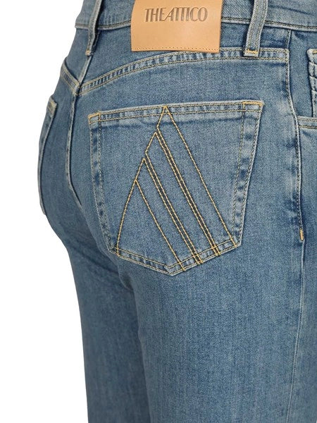 Jeans in denim