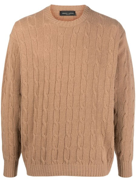 Maglione con lavorazione a treccia