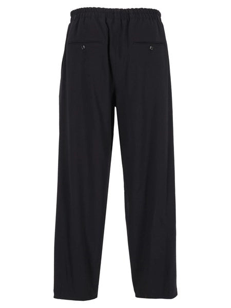 Pantaloni a una pince