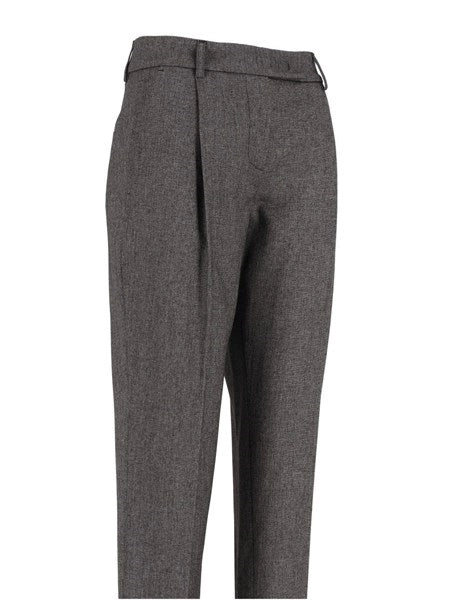 Pantaloni carrot