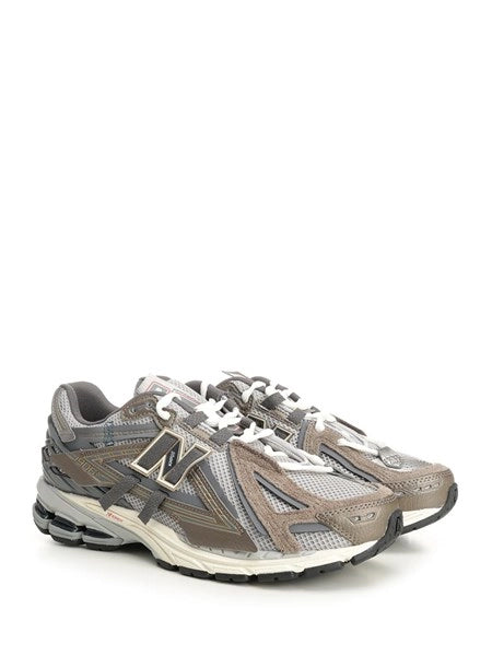 sneaker U1906A