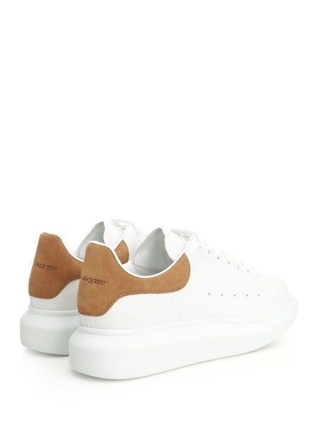 Sneaker "Oversize"