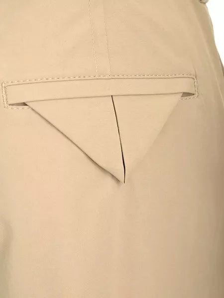 Pantaloni vita alta con cintura
