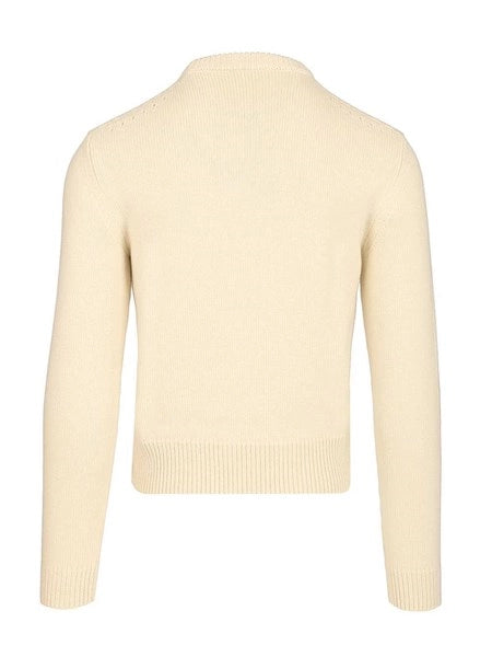 Maglione in cashmere slim fit con logo intarsiato