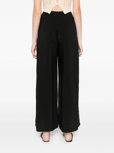 Pantaloni flared