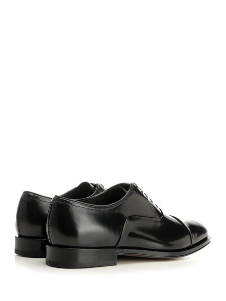 Oxford con toe cap