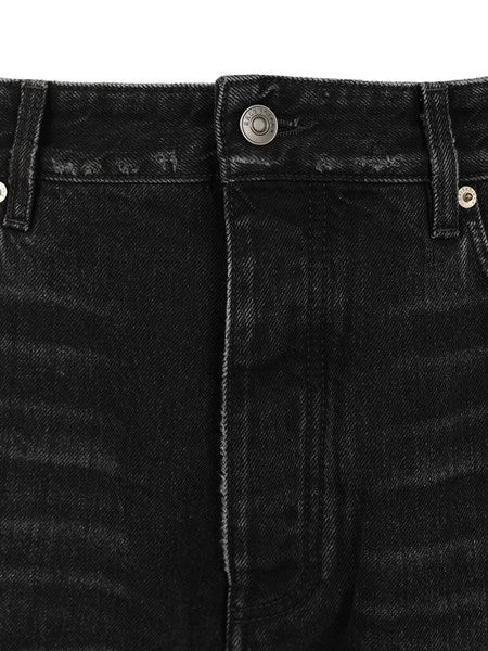 Jeans incurvati