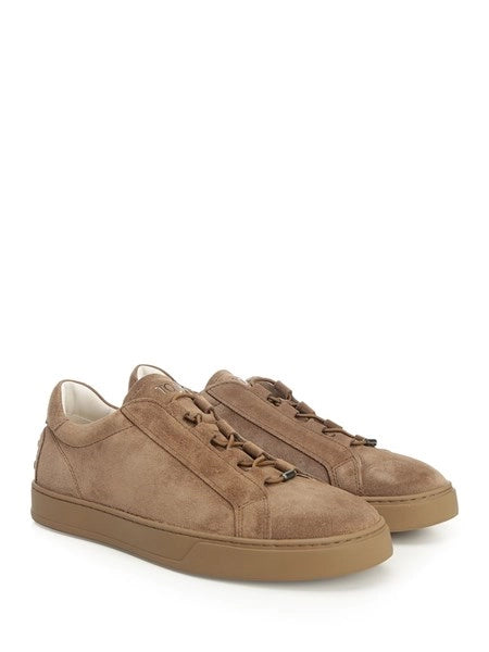 Sneakers in suede