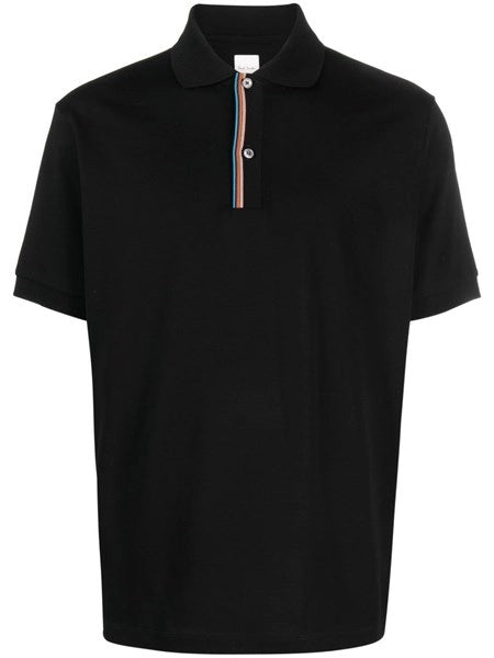 Polo con rifiniture a righe