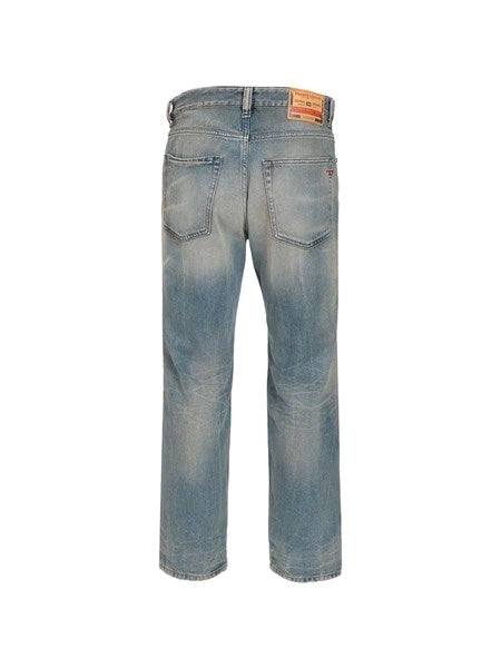 regular jeans 2024